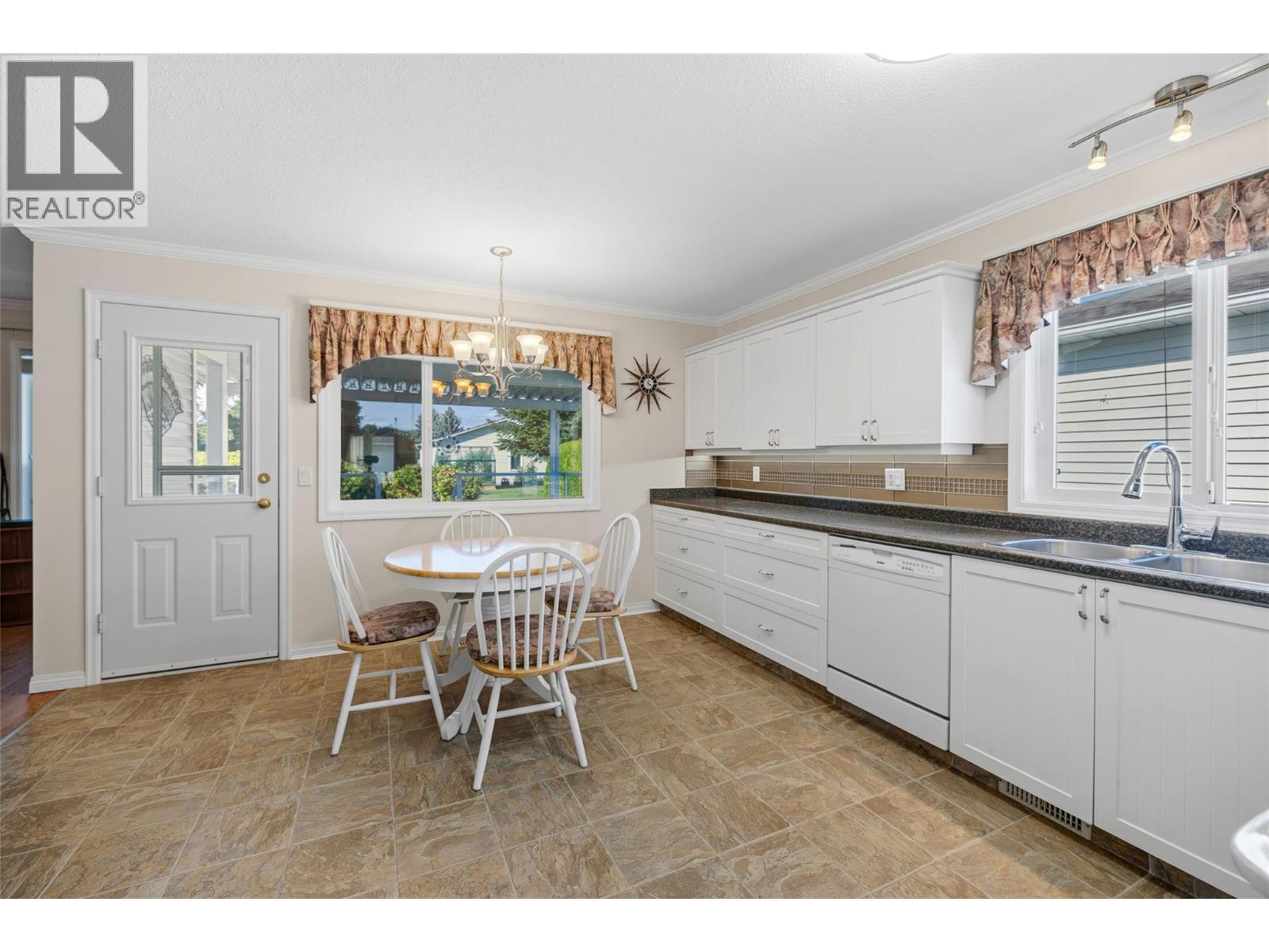 #548 1255 RAYMER Avenue - Image 9