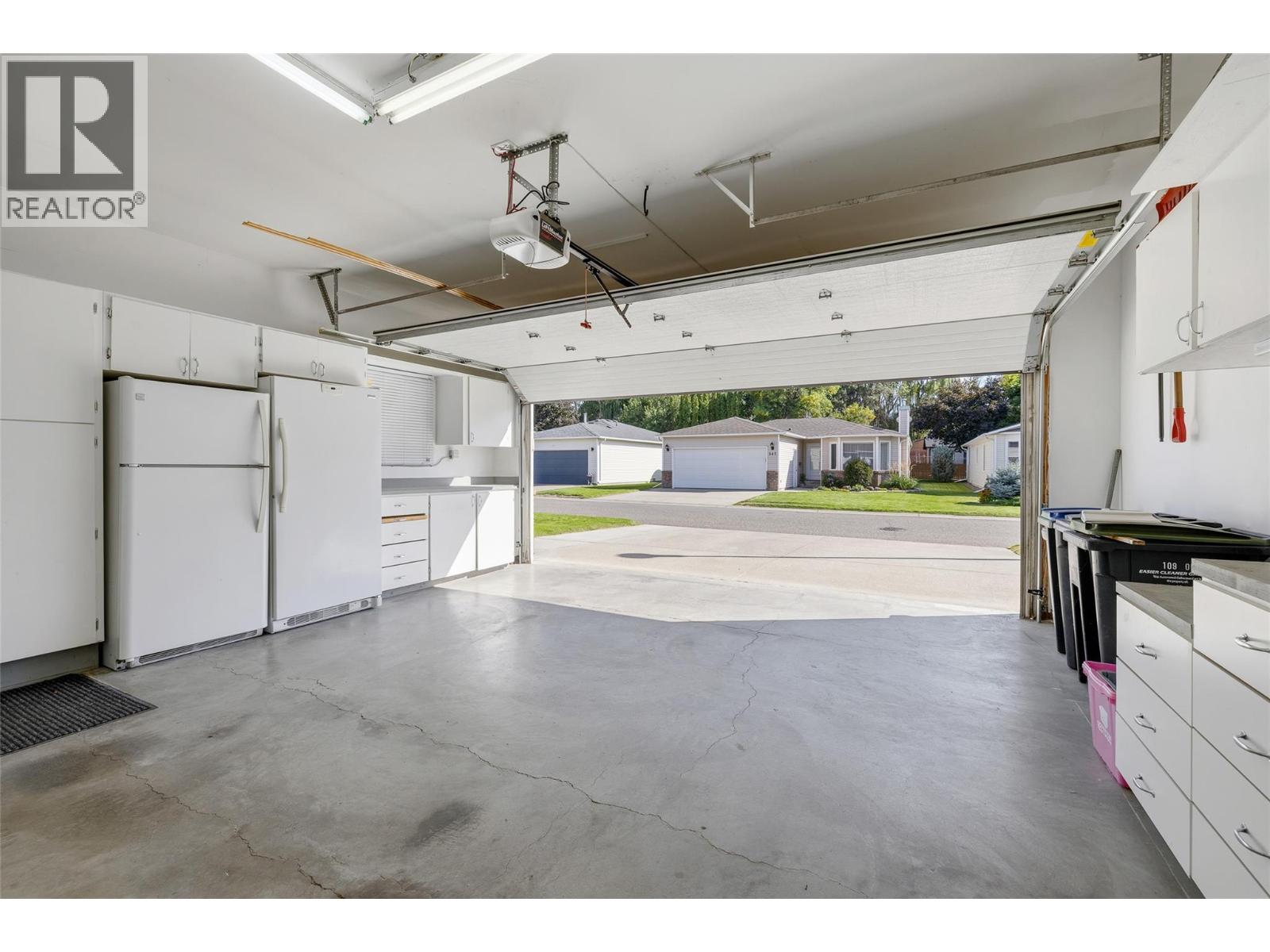 #548 1255 RAYMER Avenue - Image 28