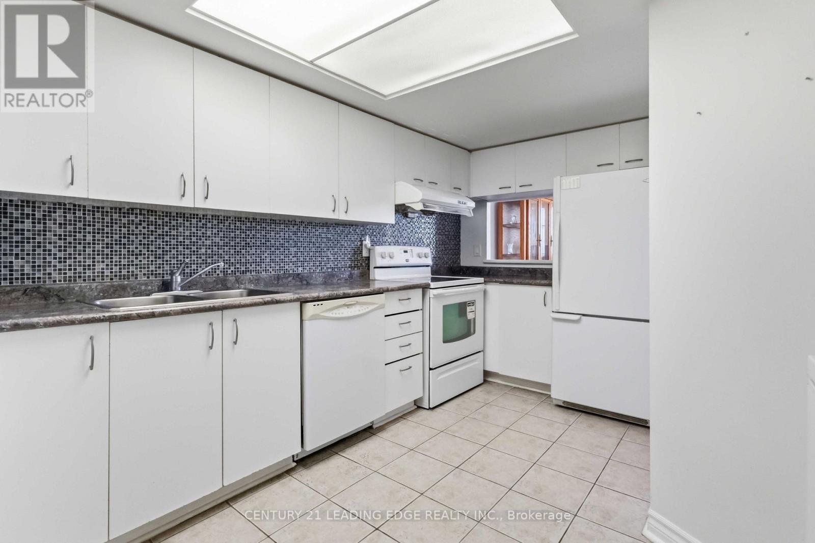 ##804 2466 EGLINTON AVENUE E - Image 29