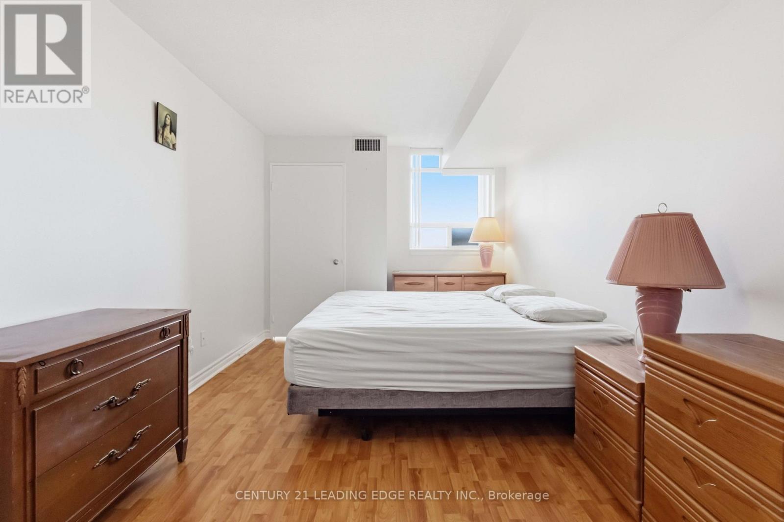 ##804 2466 EGLINTON AVENUE E - Image 41