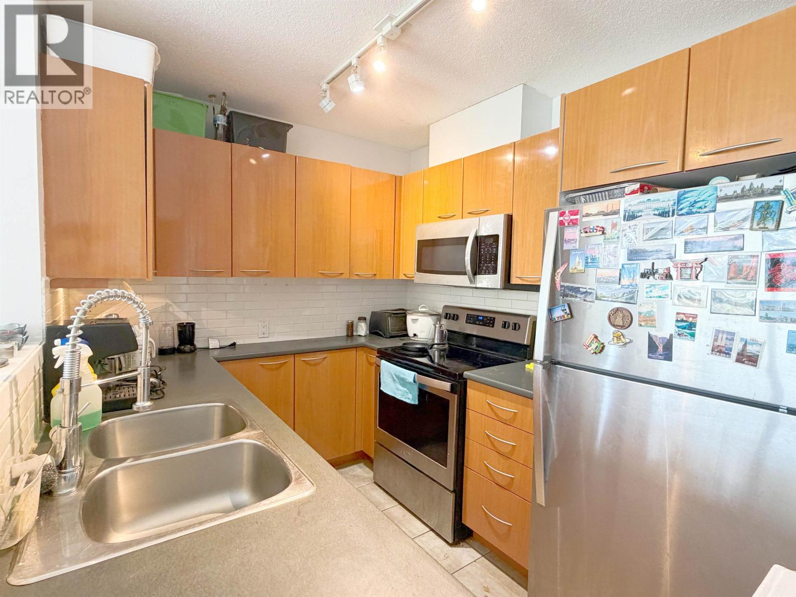 4888 HAZEL Street, Burnaby, British Columbia, V5H4T4, Burnaby, British Columbia — photo 5 of 5