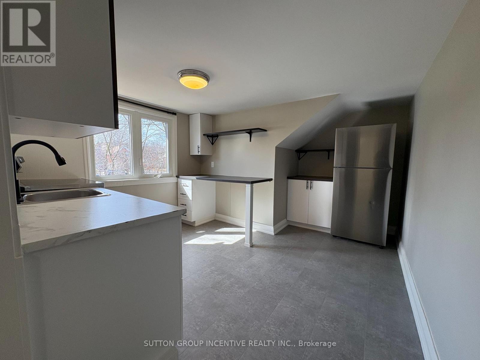 UPPER - 20 BAYVIEW DRIVE, Barrie (Allandale) — photo 5