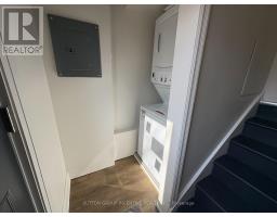 Upper - 20 Bayview Drive, Barrie, ON L4N3N5 Photo 14