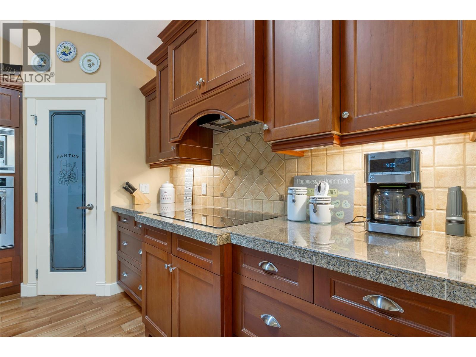 #2 6932 Manning Place - 10
