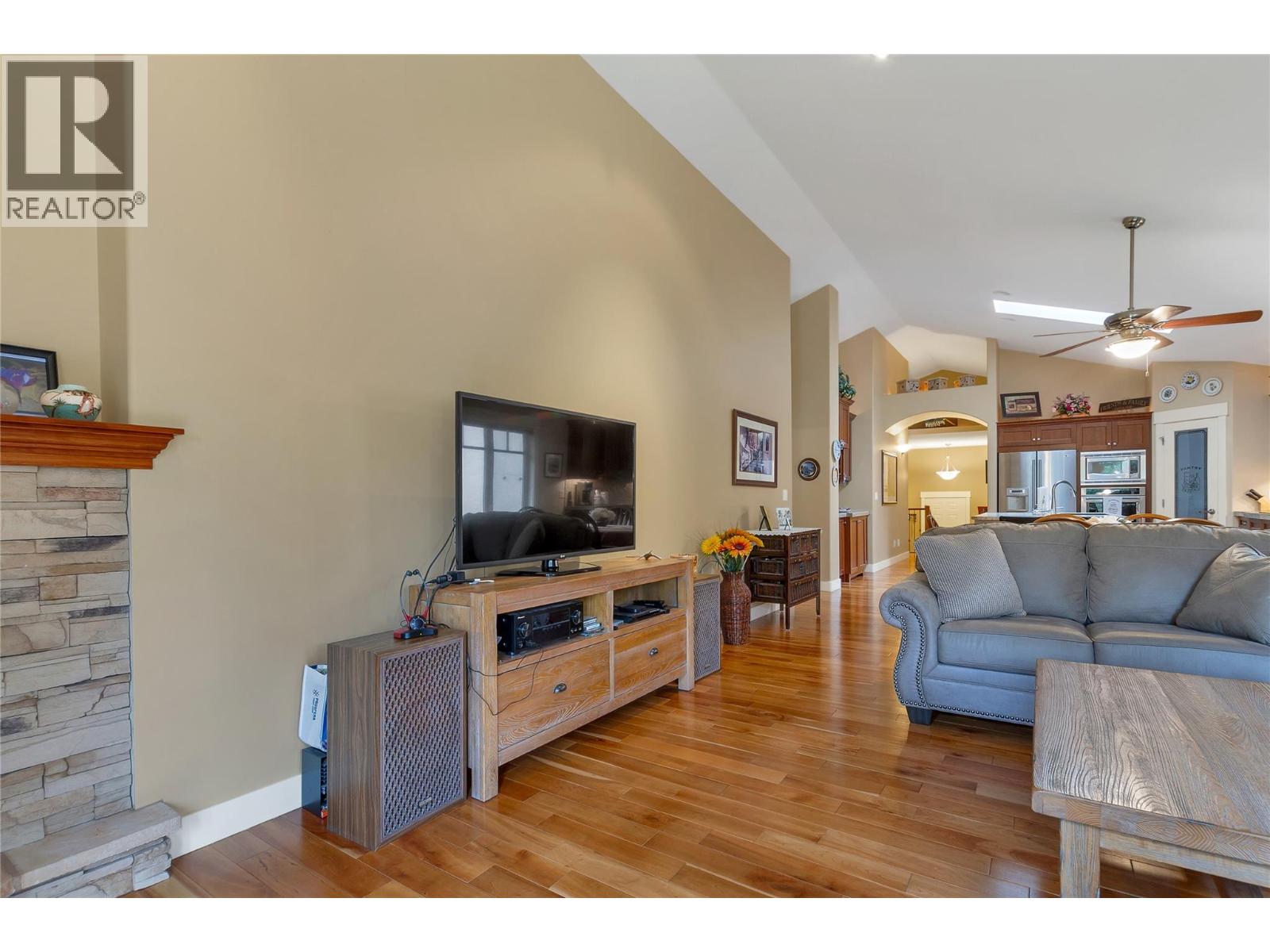#2 6932 Manning Place - 16