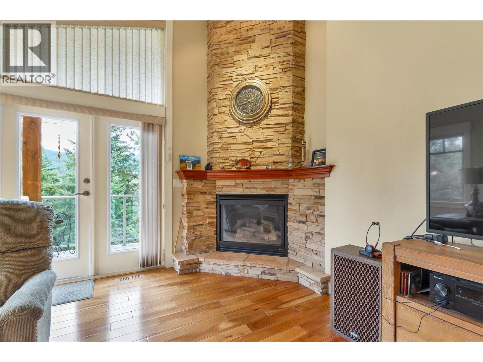 #2 6932 Manning Place - 17