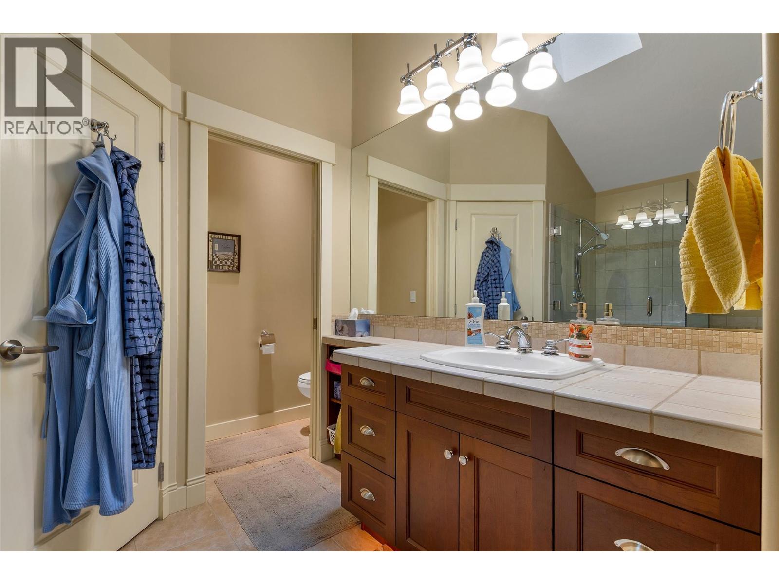 #2 6932 Manning Place - 27