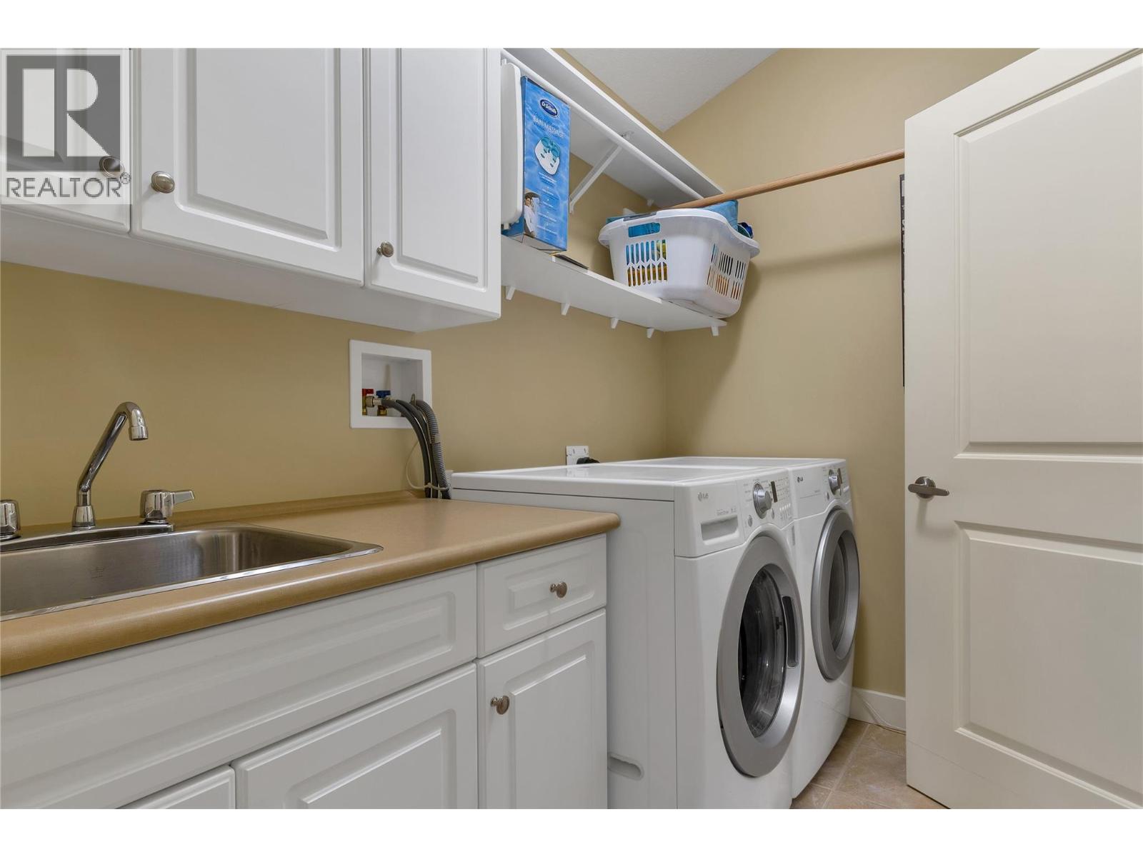 #2 6932 Manning Place - Image 33