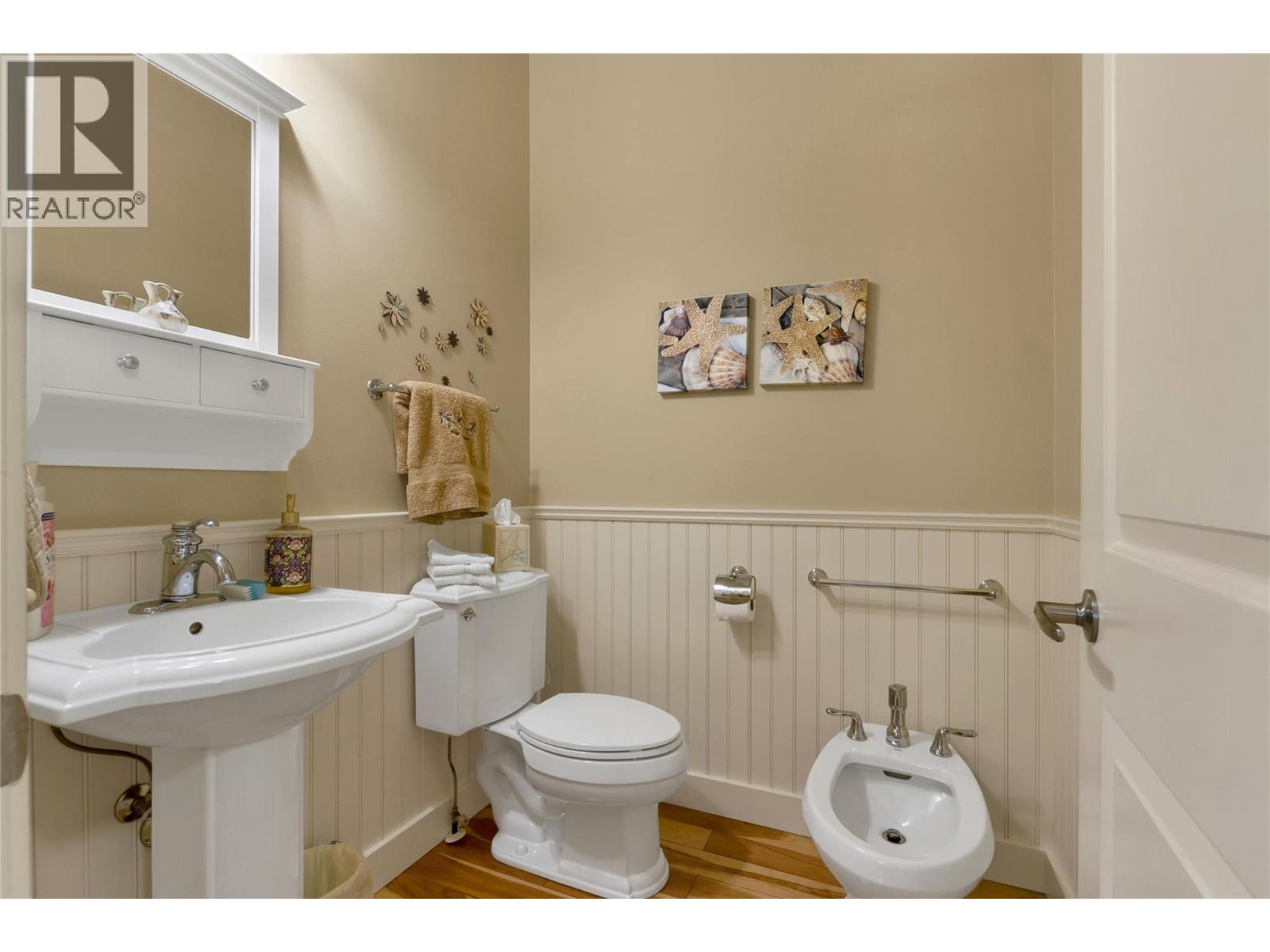 #2 6932 Manning Place - 35