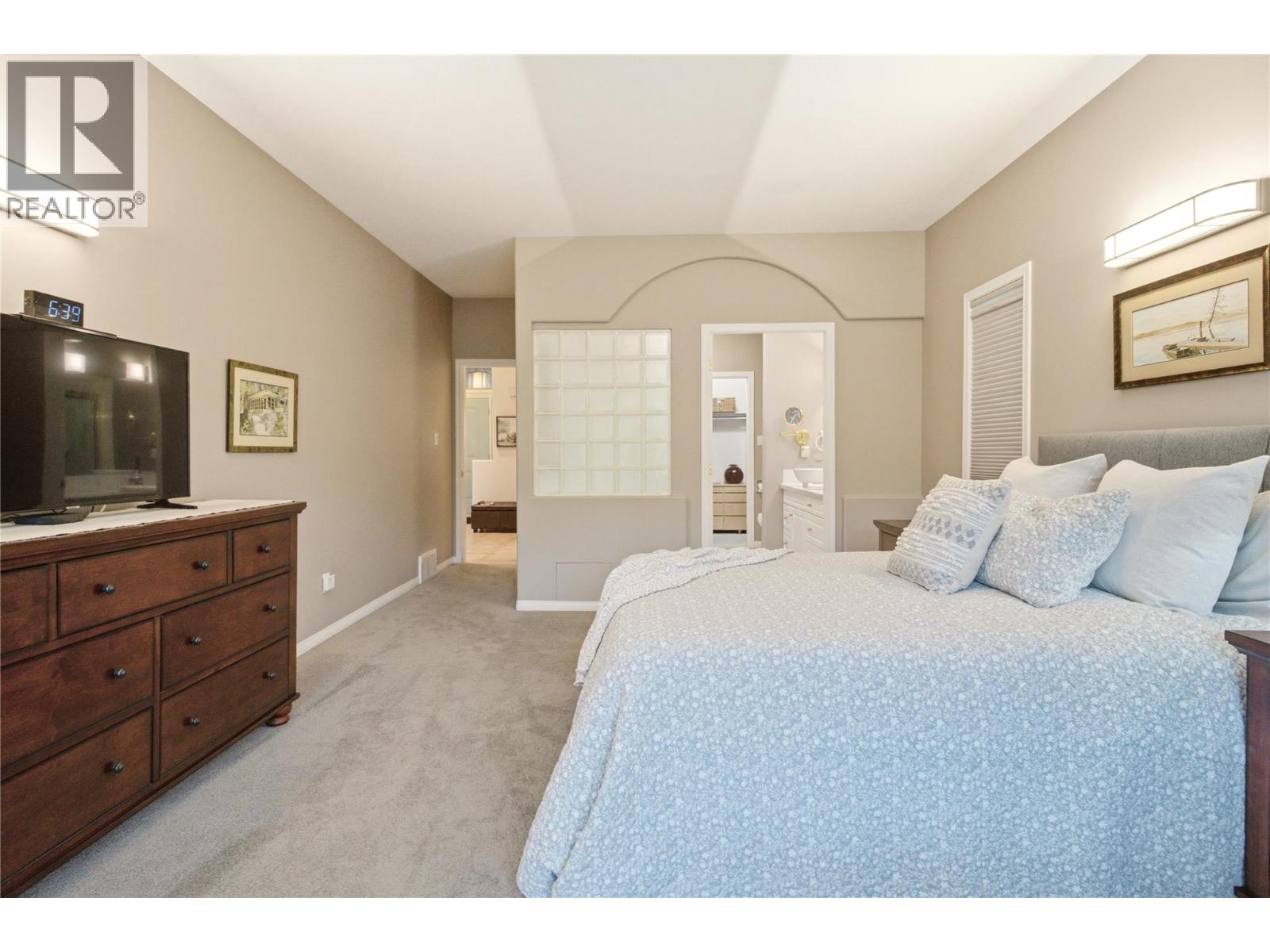  2201 Lillooet Crescent, Kelowna