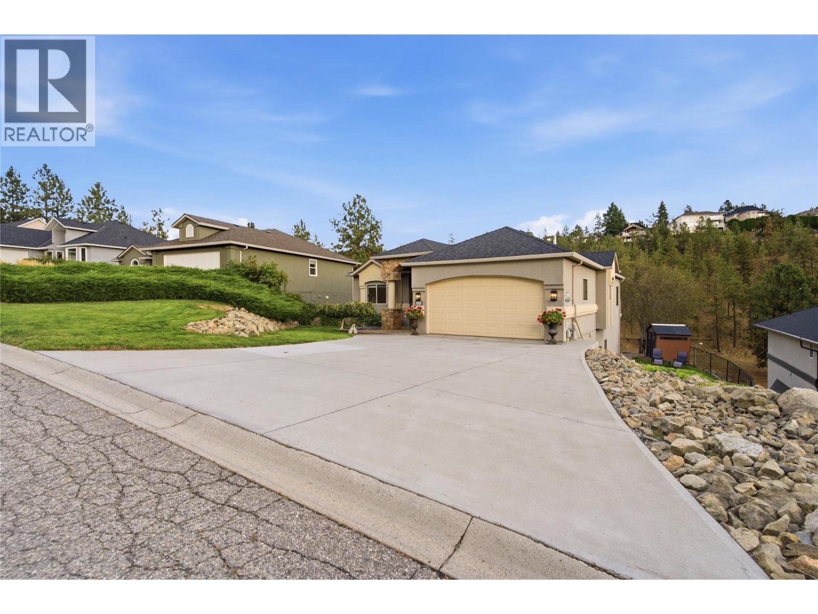  2201 Lillooet Crescent, Kelowna