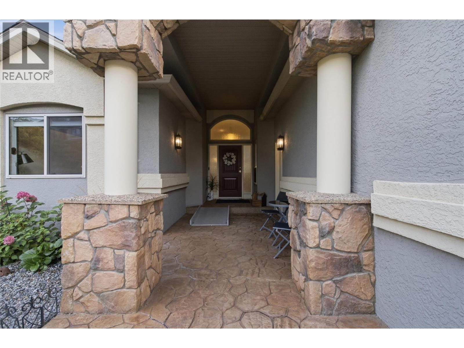 2201 Lillooet Crescent - 2