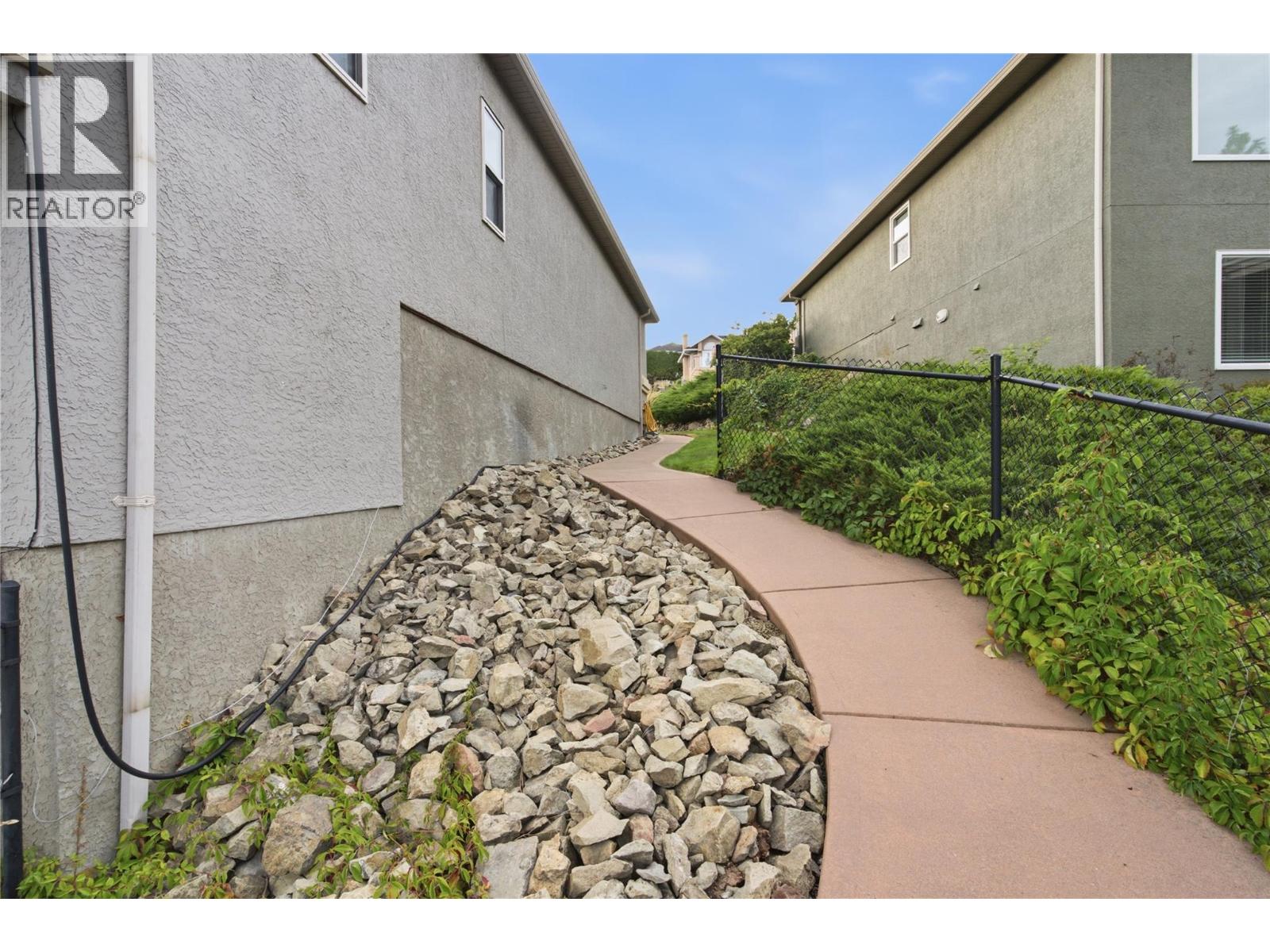  2201 Lillooet Crescent, Kelowna