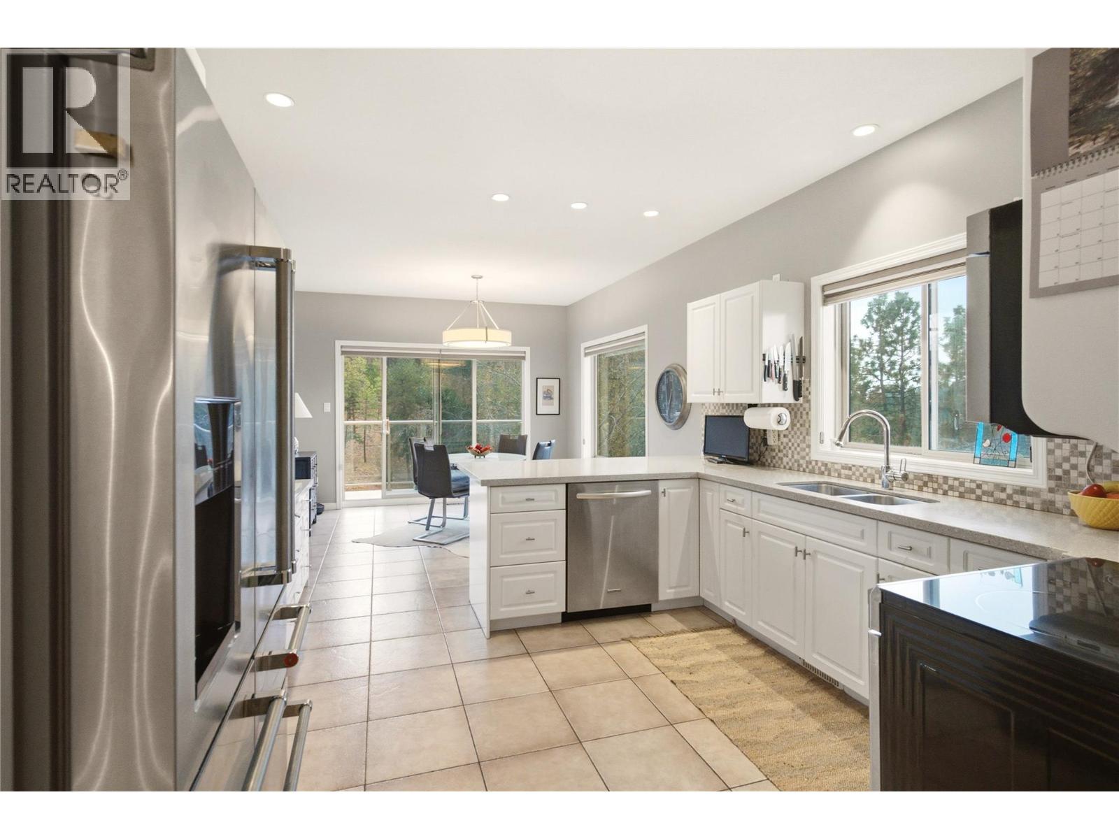  2201 Lillooet Crescent, Kelowna