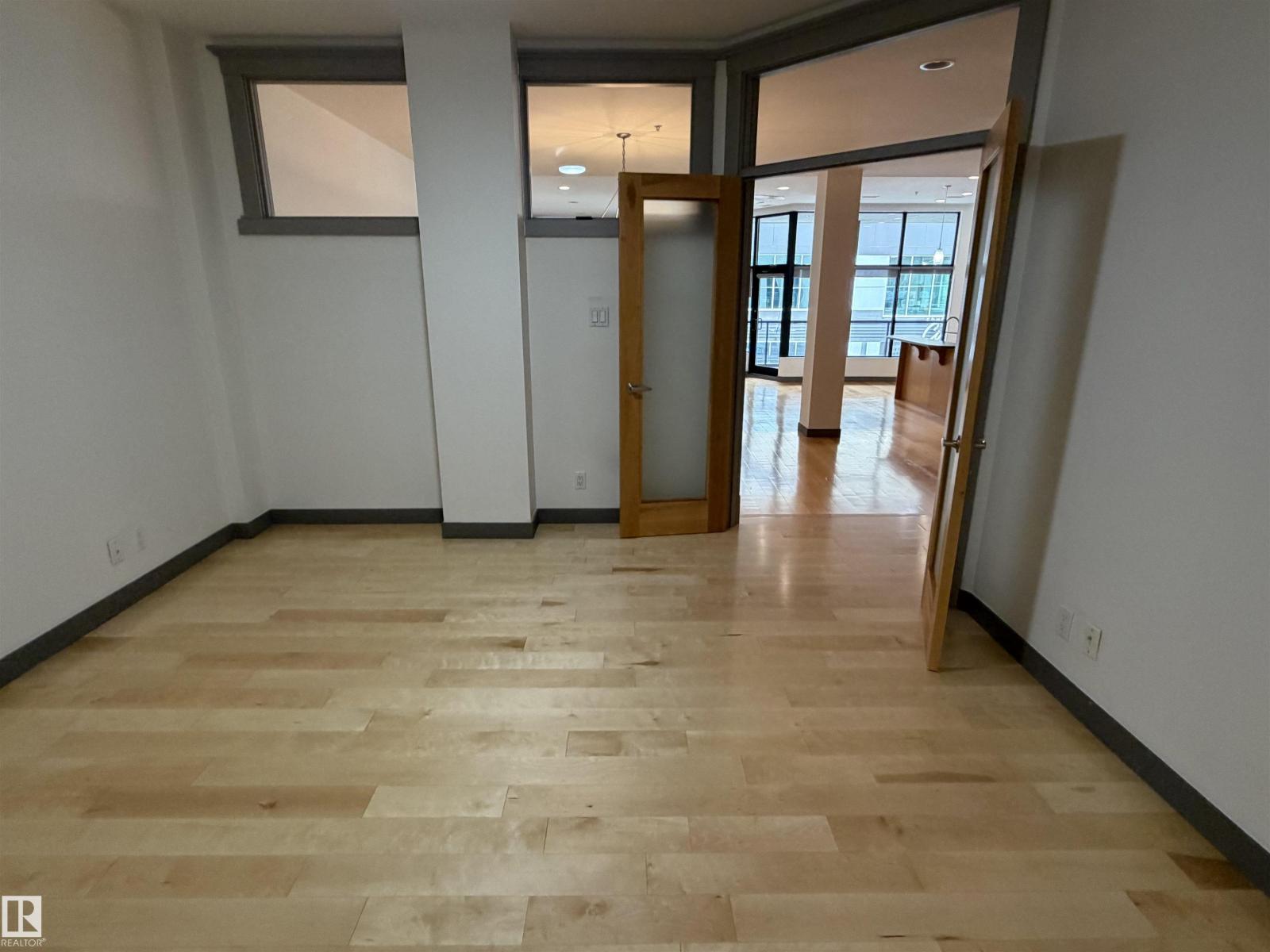#212 10009 102 AV NW - Image 30