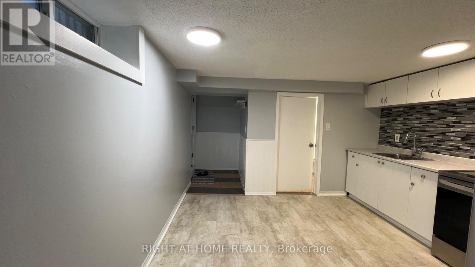 #Basement 32 Throncroft Crescent, Ajax (South East), Ontario, L1S2S2, Ajax (South East), Ontario — photo 4 of 5
