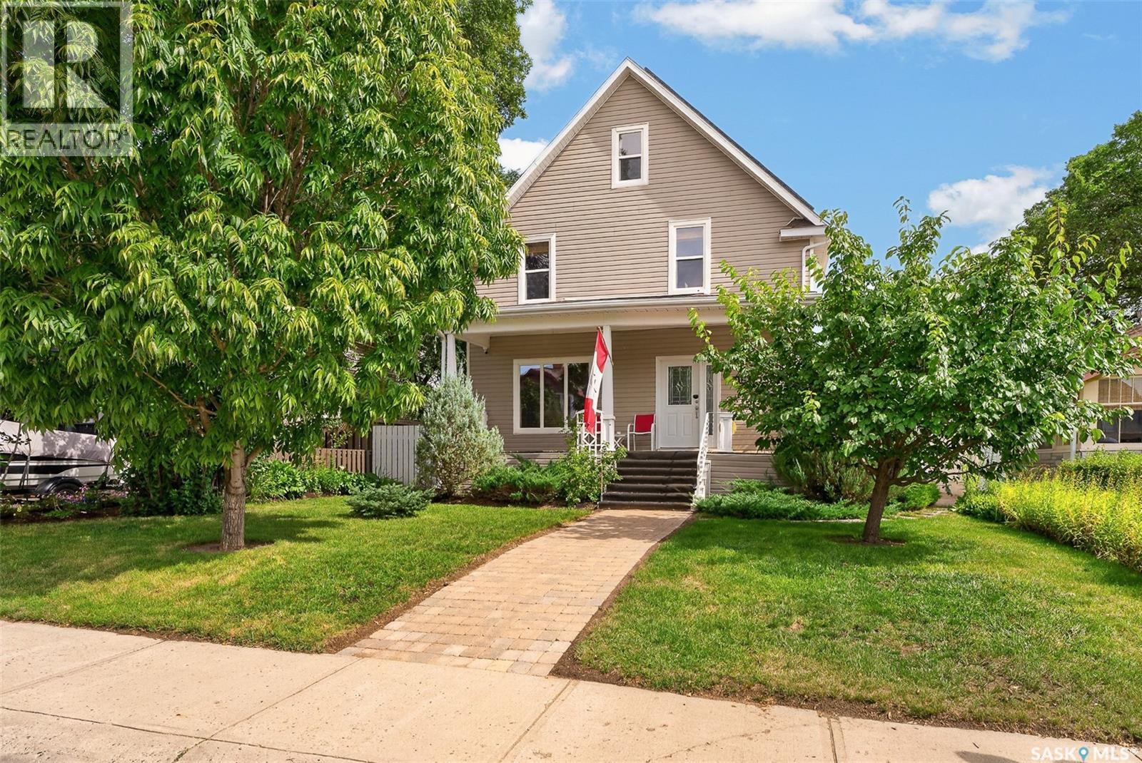 1129 1st AVENUE NE - 2