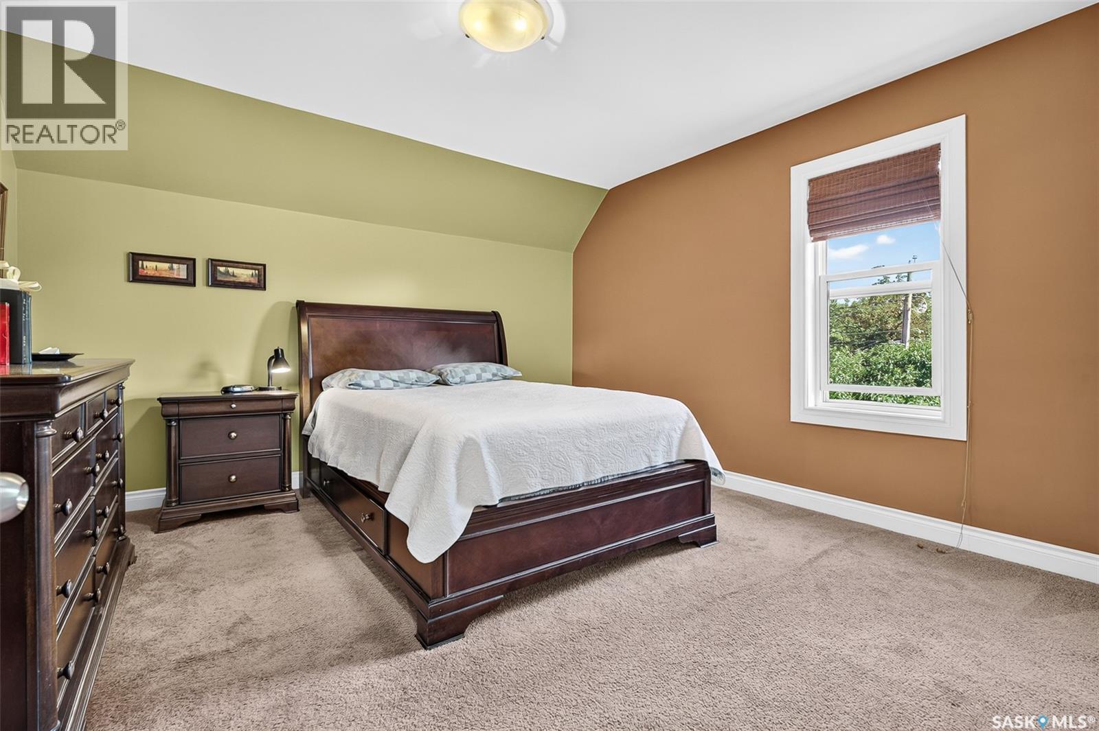 1129 1st AVENUE NE - Image 45