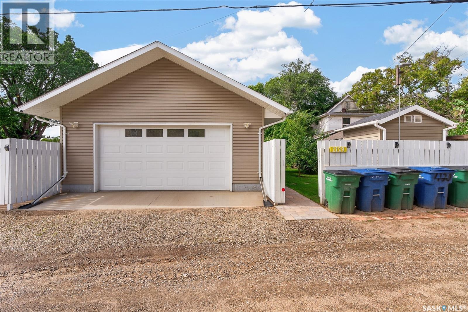 1129 1st AVENUE NE - Image 82