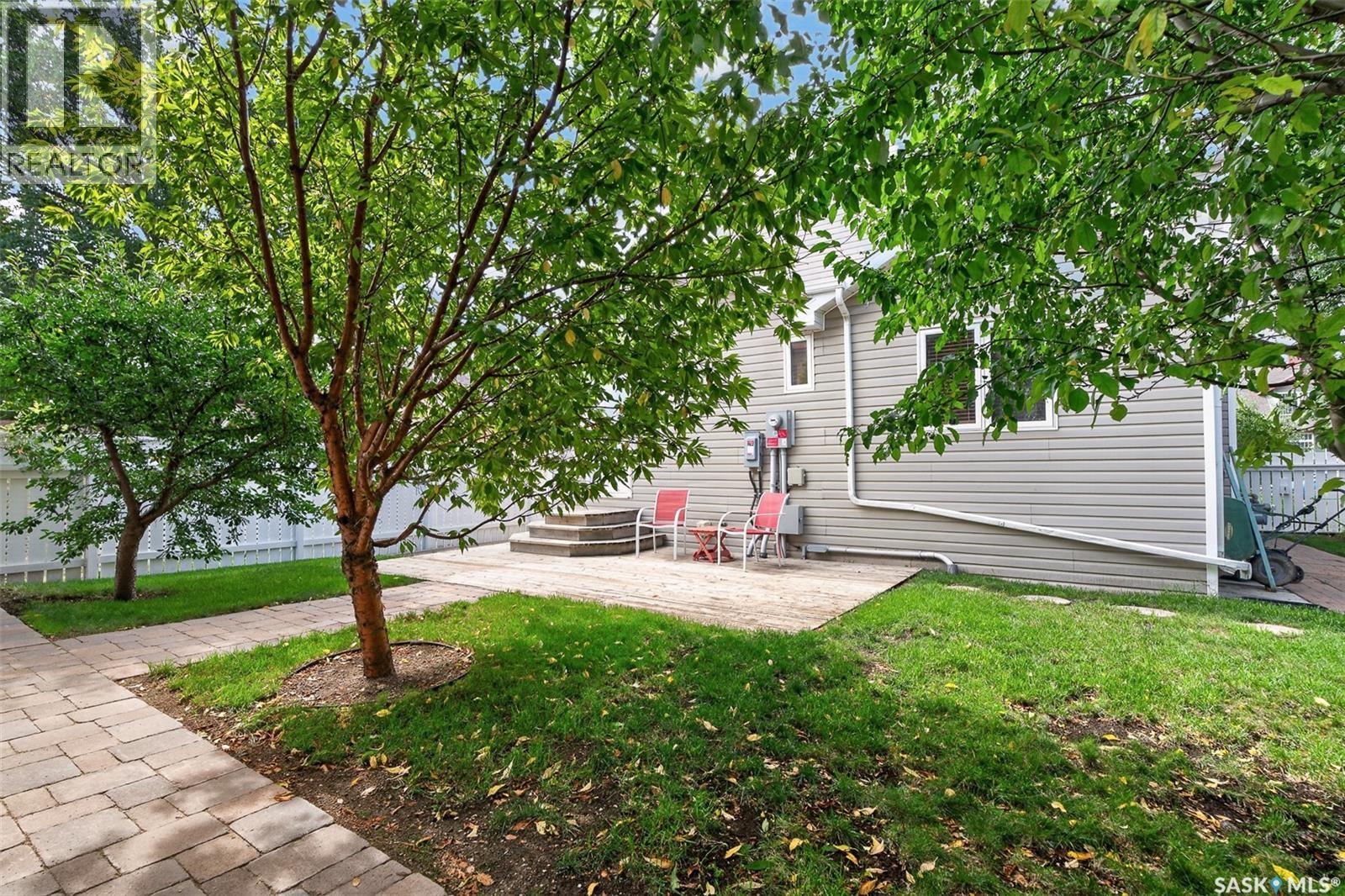1129 1st AVENUE NE - 83
