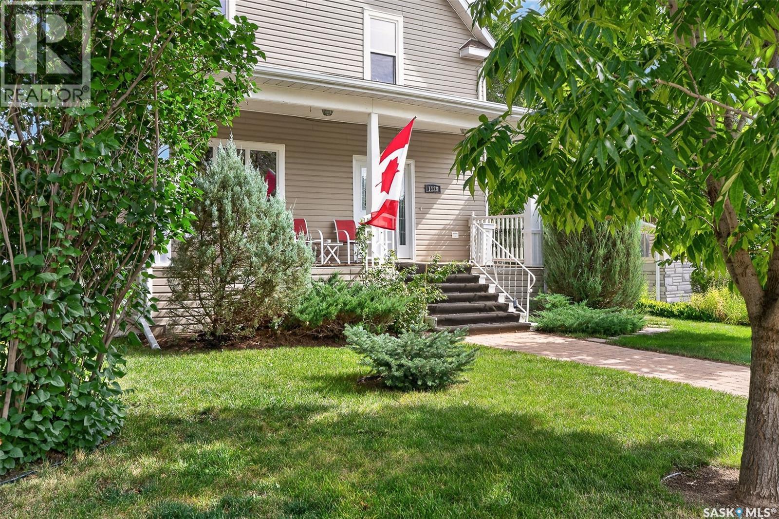 1129 1st AVENUE NE - 90