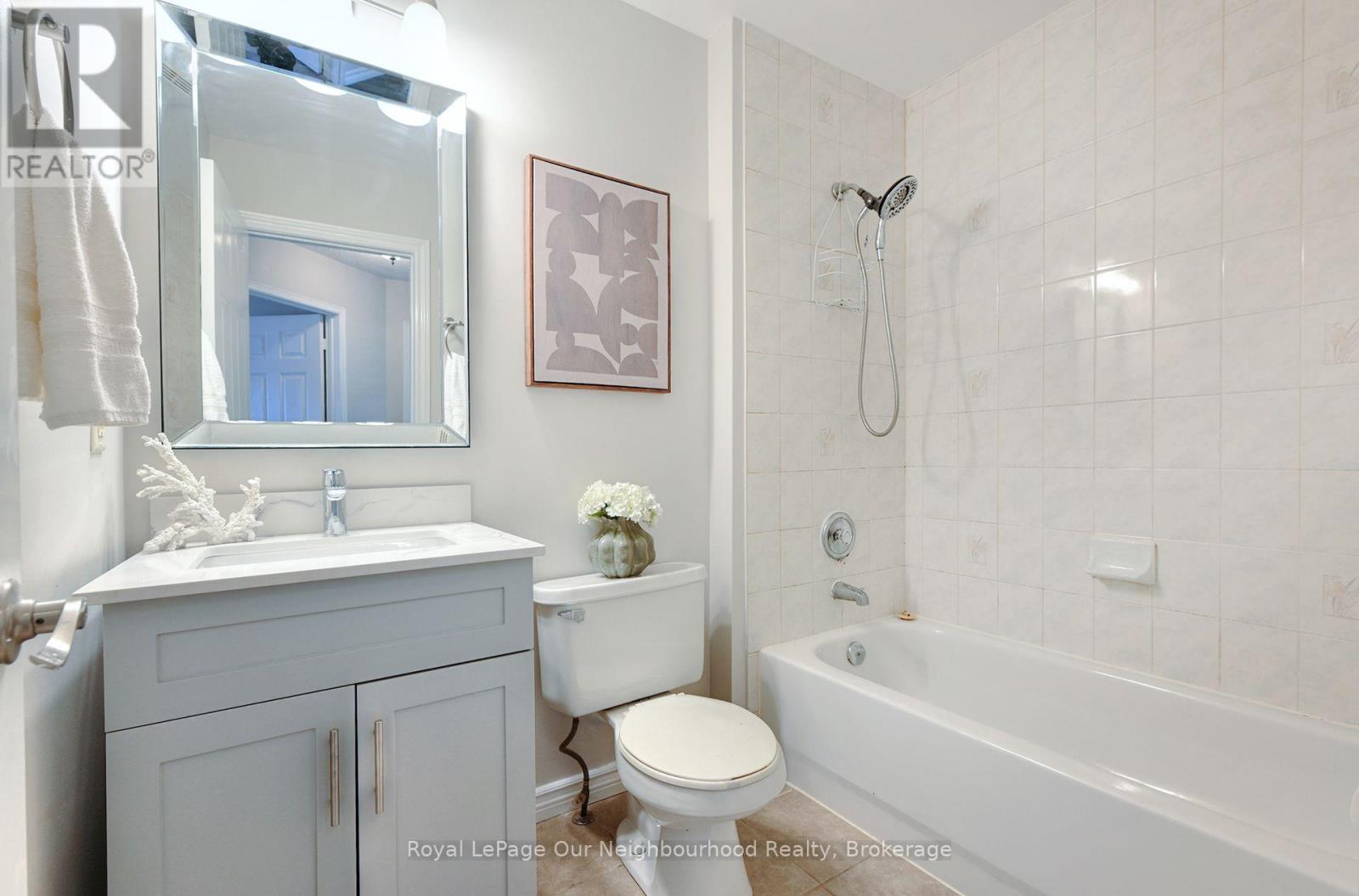 38 WILKINS CRESCENT - 13
