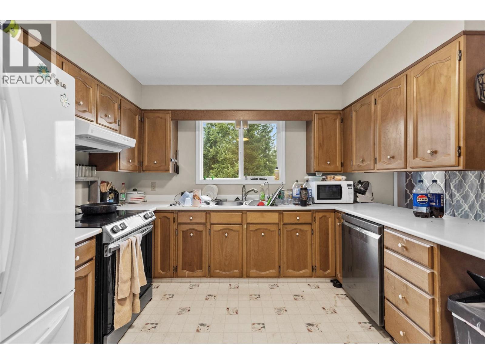 824 Barber Road, Clearwater, British Columbia, V0E1N2, Clearwater, British Columbia — photo 4 of 5
