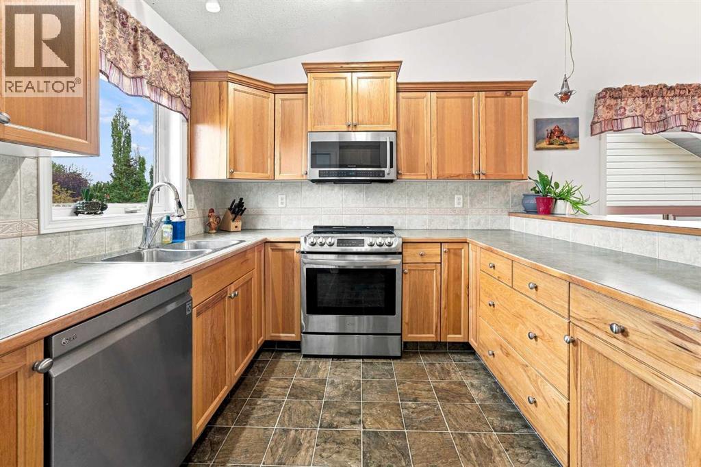 Listing photo – 30 Kirkland Close, Red Deer