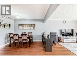 4pc Bathroom - 417 37 Street Sw, Calgary, AB T3C1R7 Photo 9