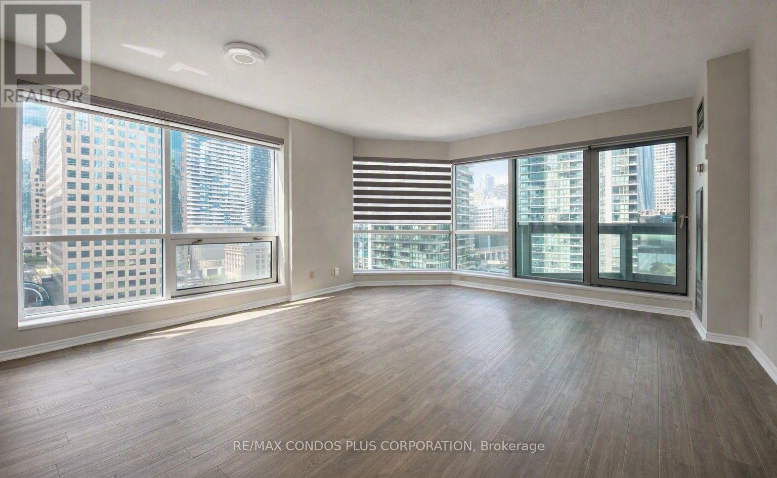 #1211 10 Queens Quay West, Toronto (Waterfront Communities), Ontario, M5J2R9, Toronto (Waterfront Communities), Ontario — photo 2 of 5