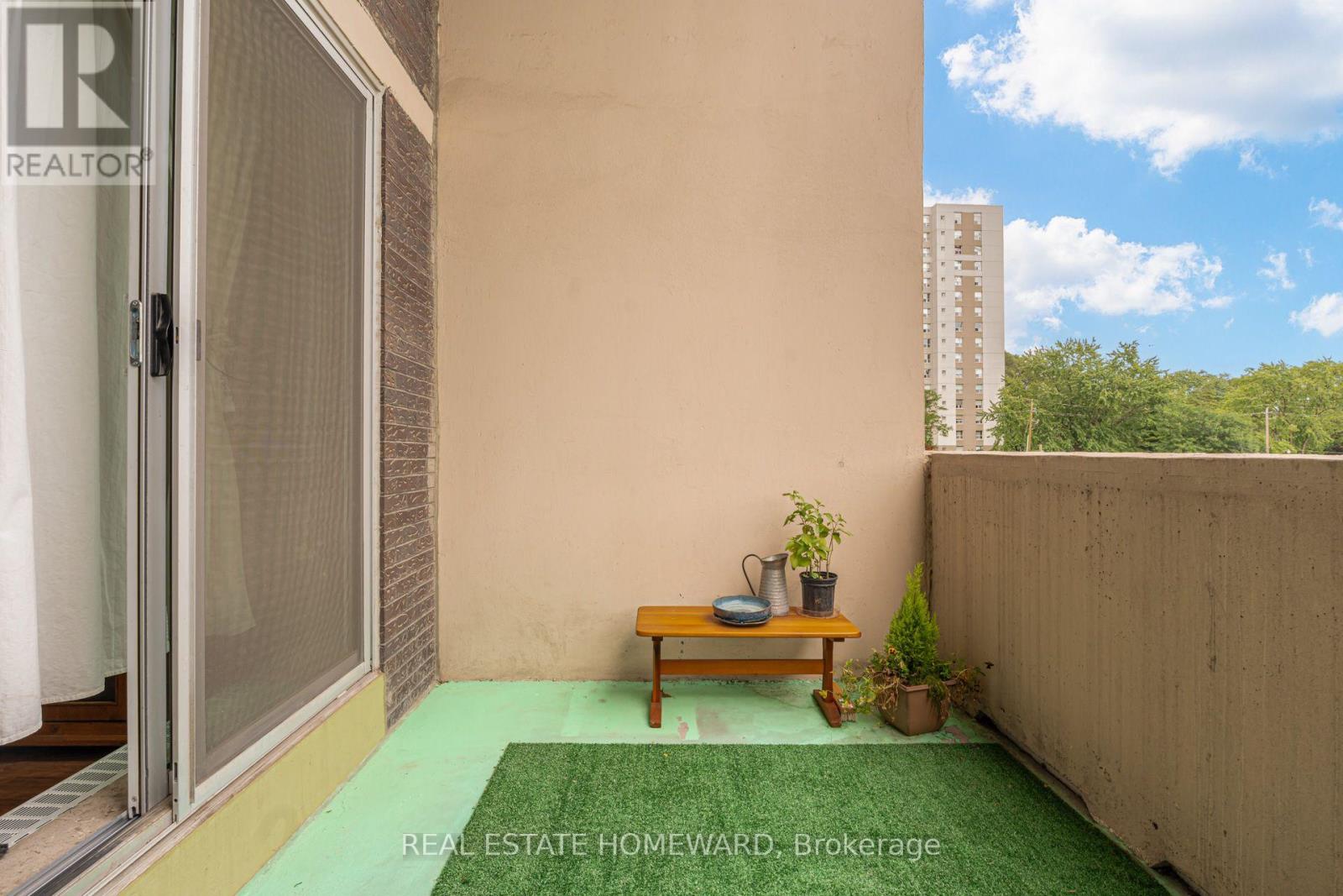 #218 60 SOUTHPORT STREET - 8