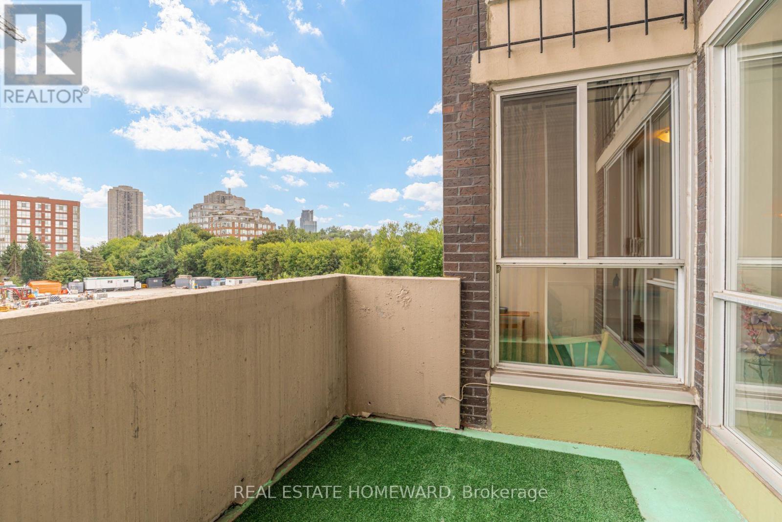 #218 60 SOUTHPORT STREET - 9