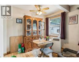 Bedroom - 2029 Mountview Crescent Ne, Calgary, AB T2E5N4 Photo 8