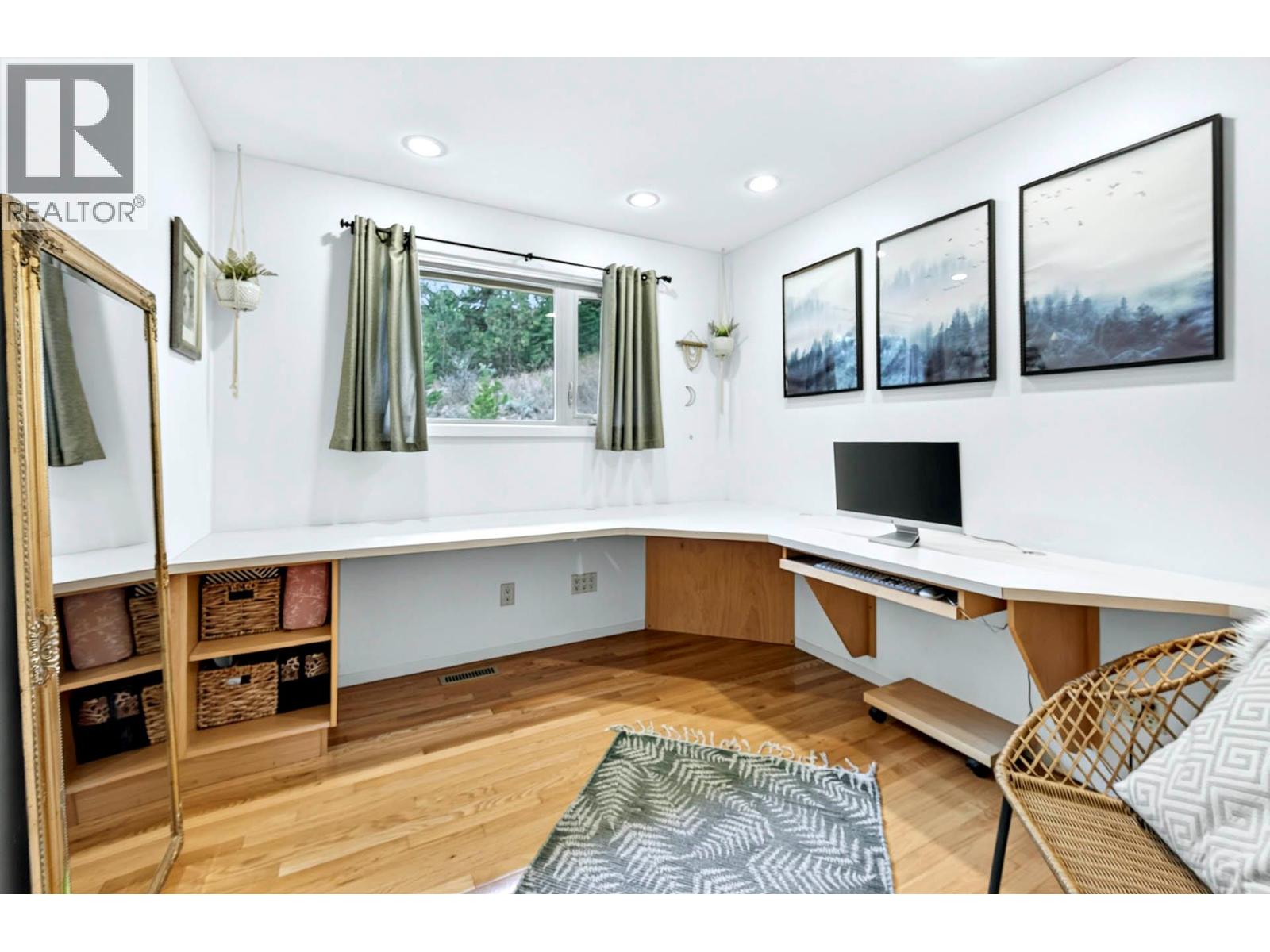 233 MONMOUTH Drive - 24