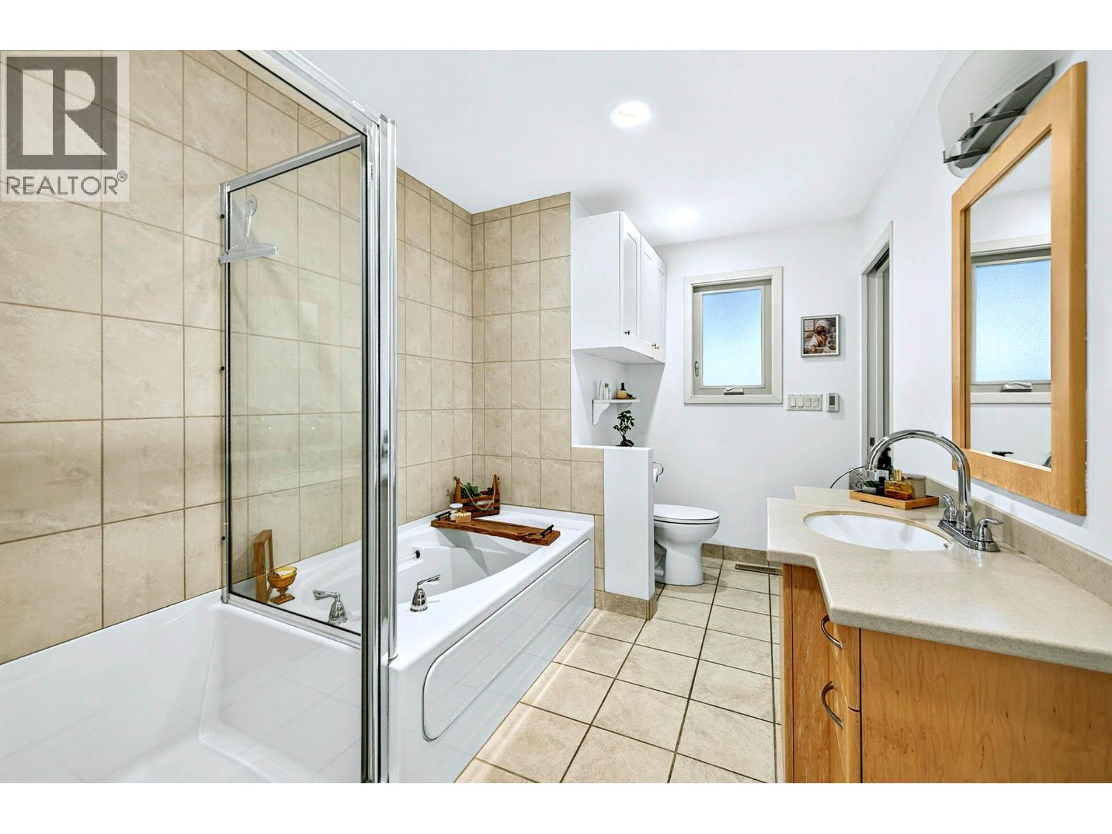 233 MONMOUTH Drive - 21