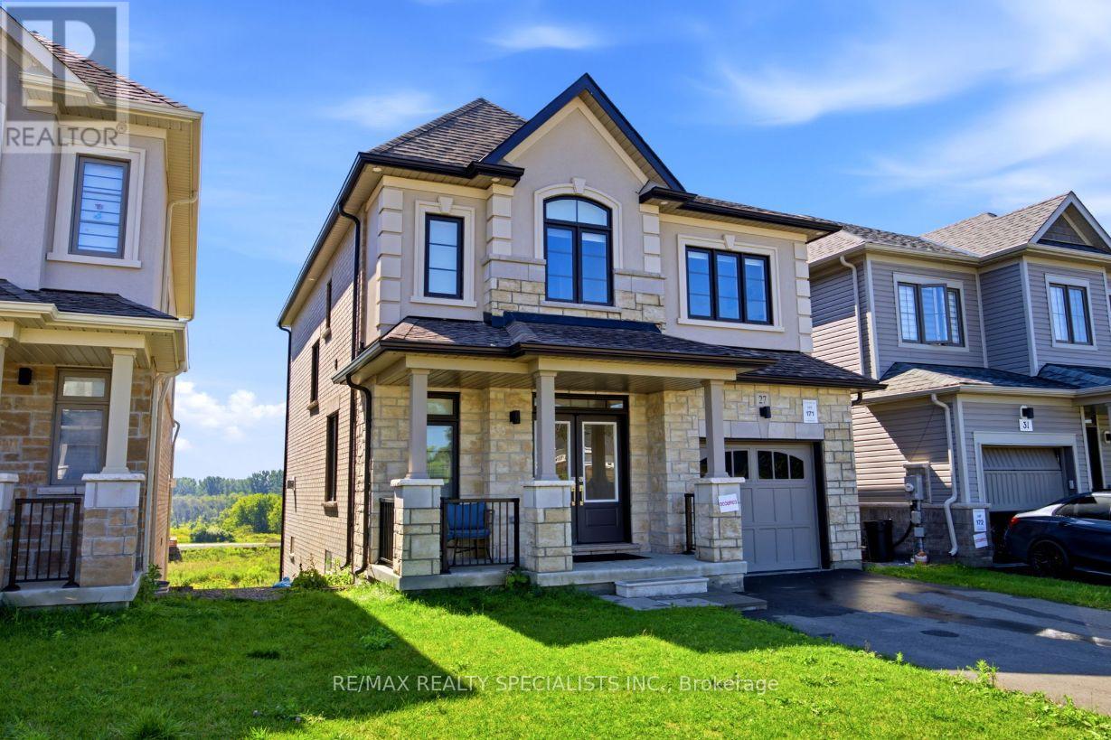 27 SALMON CRESCENT - 1