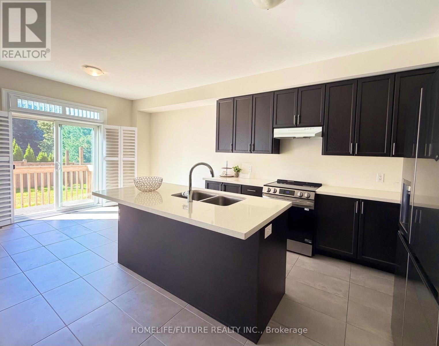 171 GRADY DRIVE, Clarington (Newcastle) — photo 5