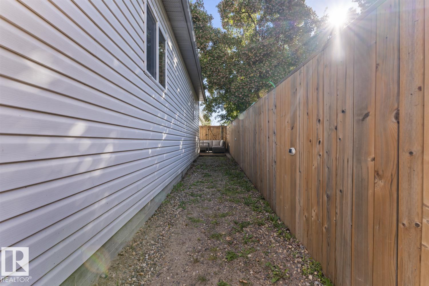 1401 9 ST - 22