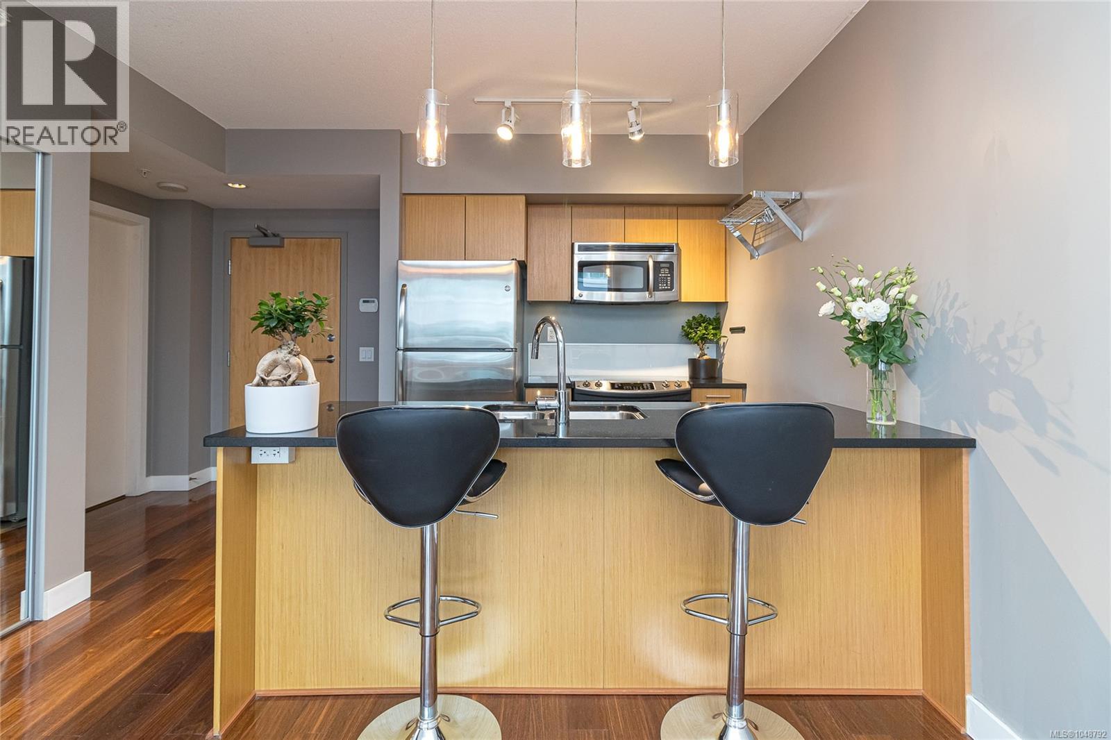 505 834 Johnson Street, Victoria