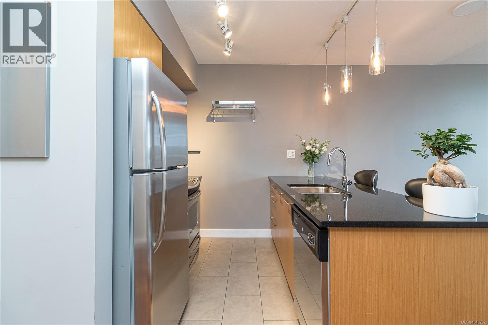 505 834 Johnson Street, Victoria