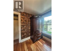 120 Pleasant Street, photo 9