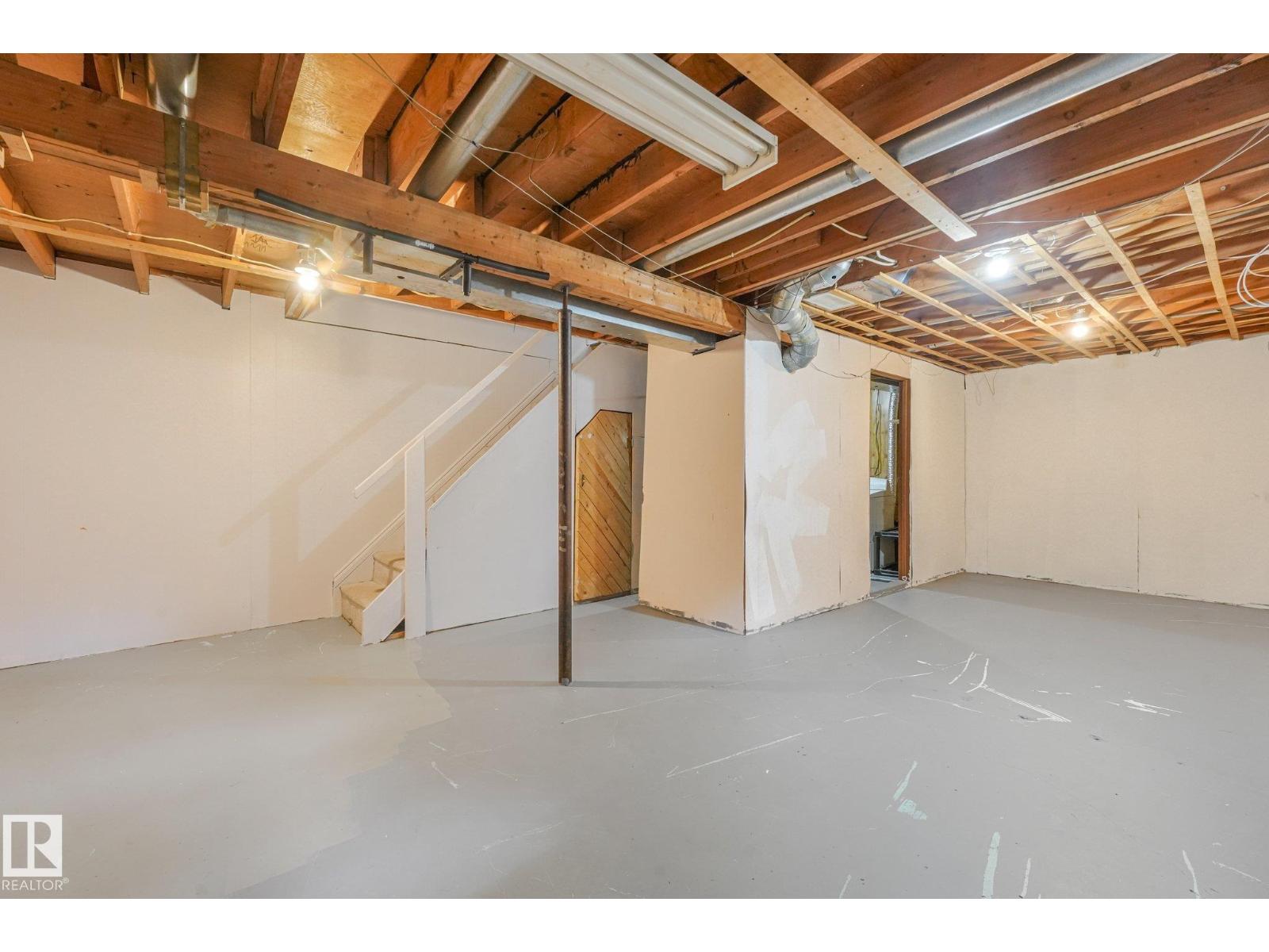 6552 178 ST NW - 55