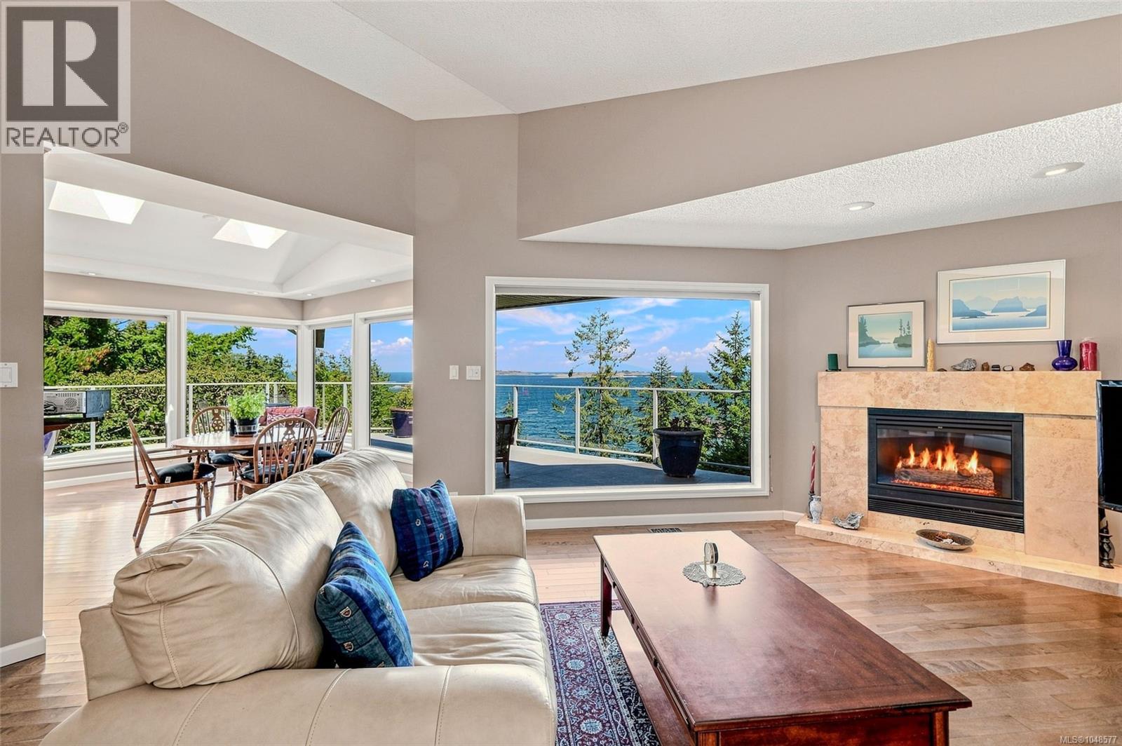 2340 Avondale Pl - Image 6