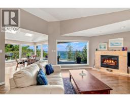 Dining nook - 2340 Avondale Pl, Nanoose Bay, BC V9P9G8 Photo 6