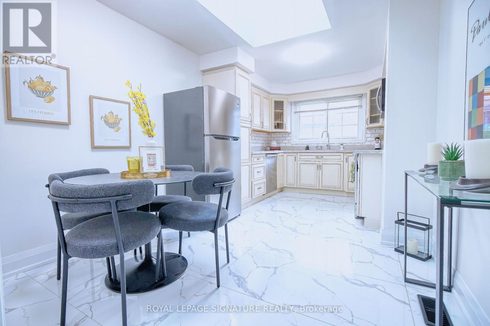 1414 HARMSWORTH SQUARE - 14