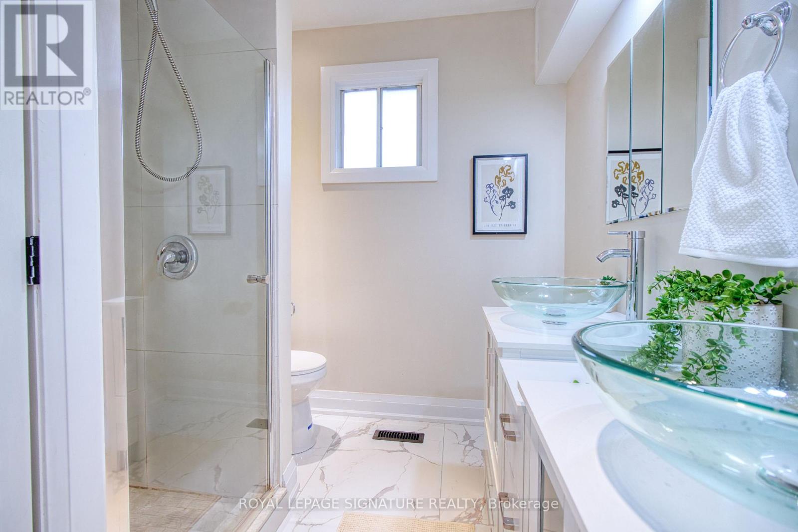 1414 HARMSWORTH SQUARE - 32