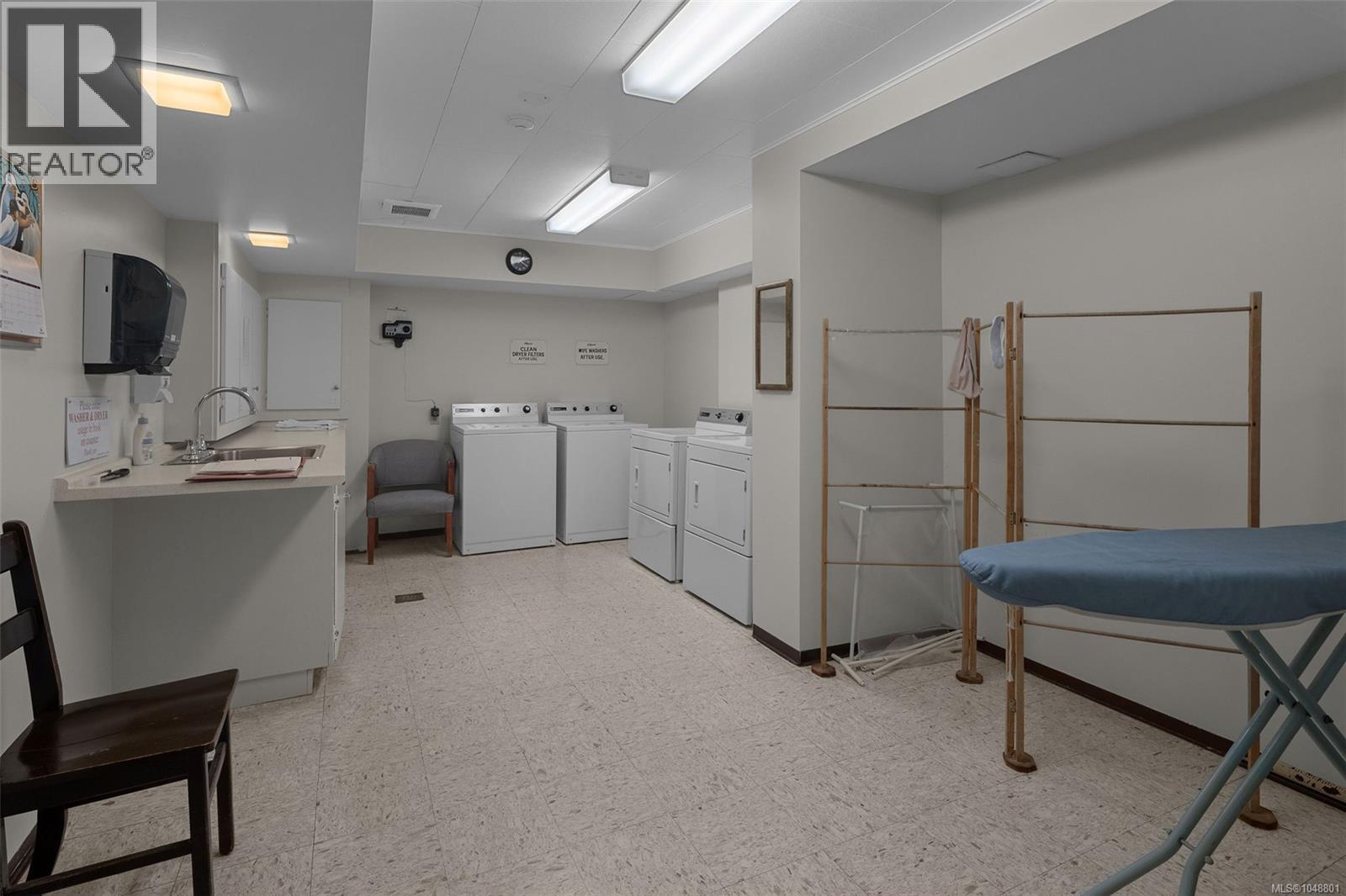 #105 1312 Beach Dr - Image 38