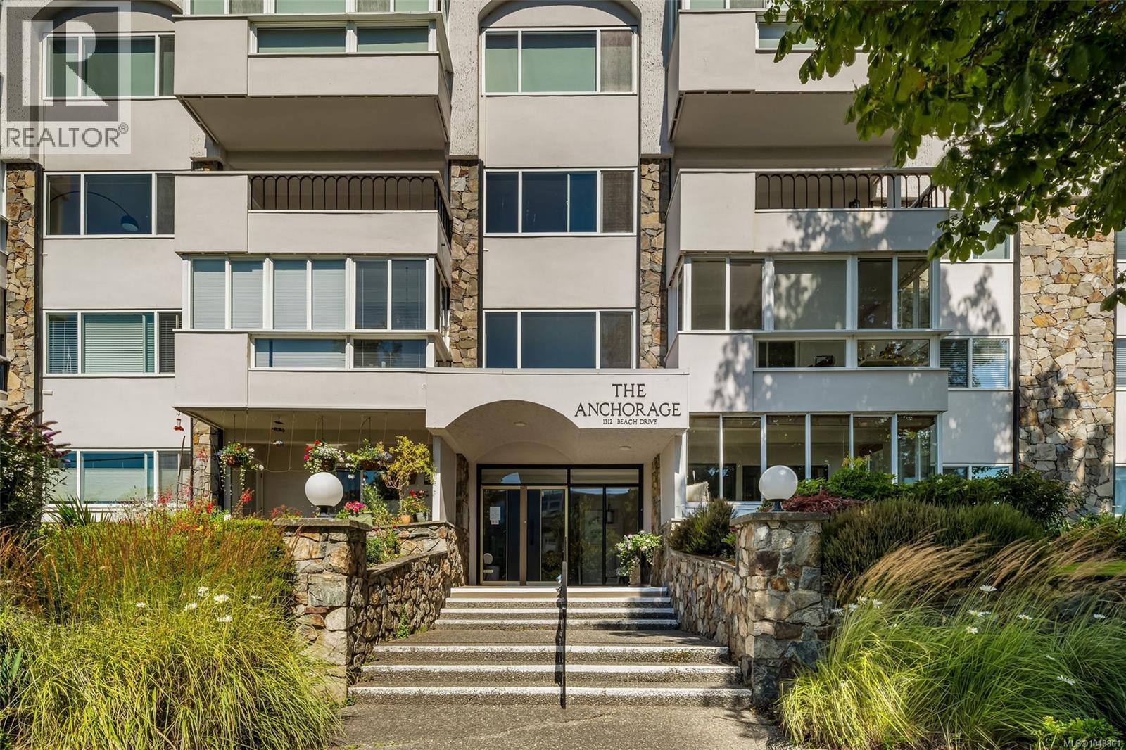 #105 1312 Beach Dr - Image 3