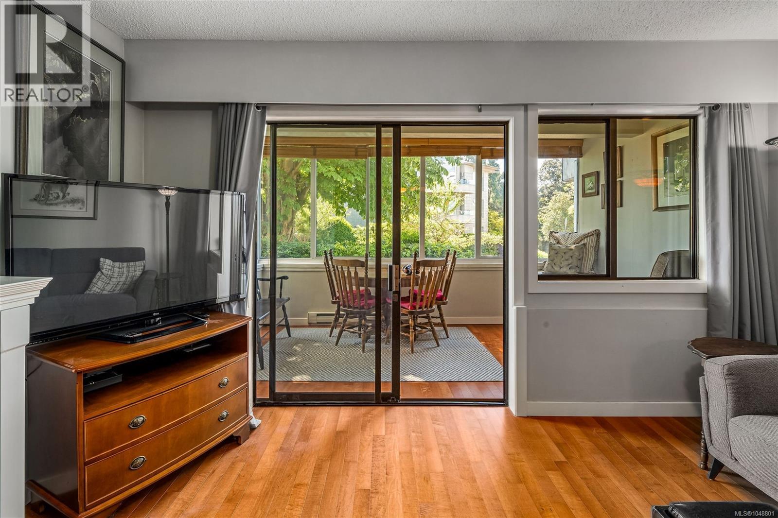 #105 1312 Beach Dr - Image 16