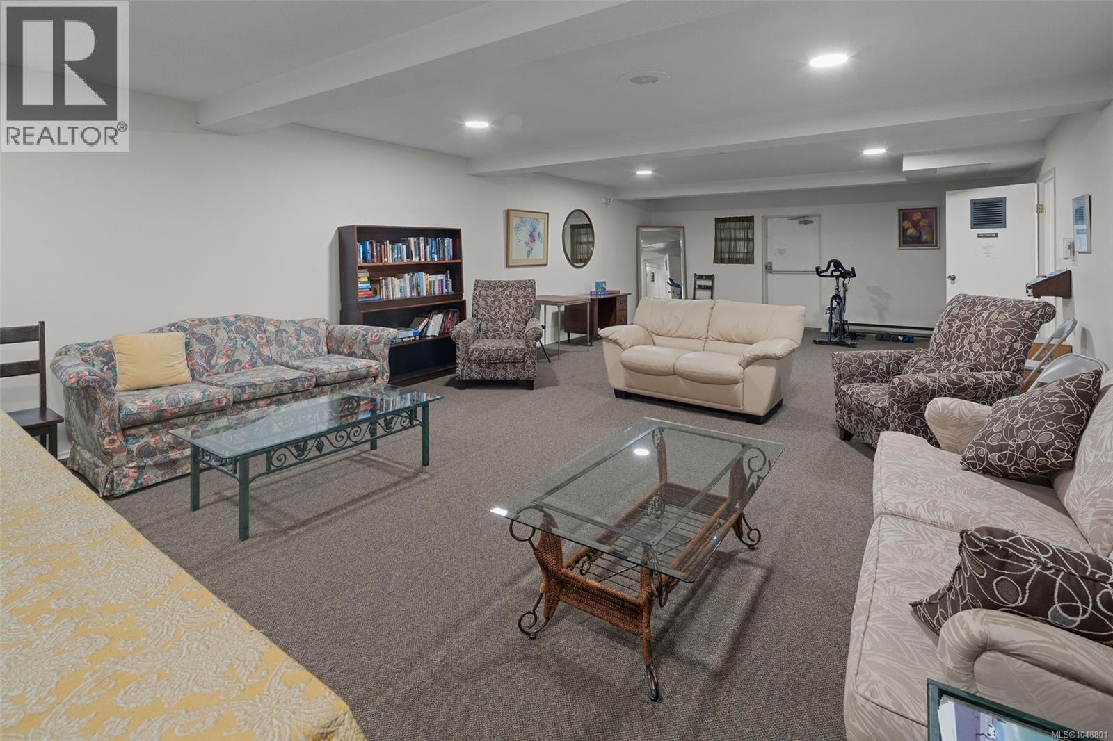 #105 1312 Beach Dr - 37